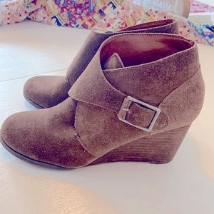 Lucky Brand Suede Bootie sz. 9